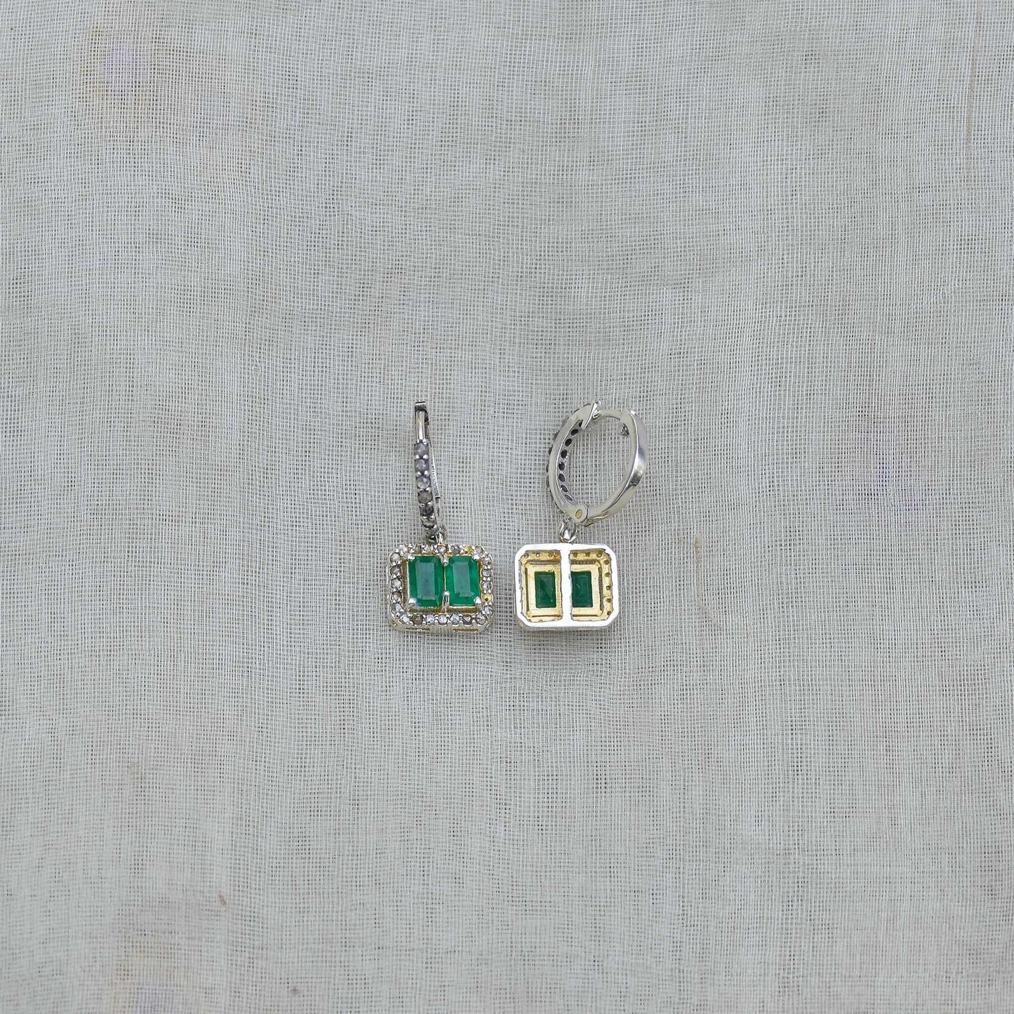 ILA EMERALD EARRINGS